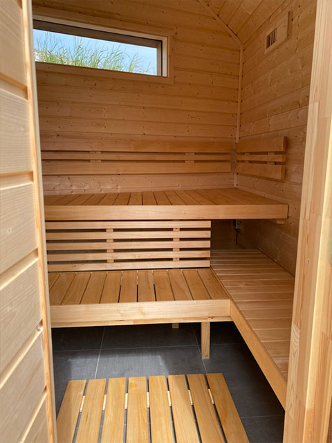 Nye saunabænke til sommerhus