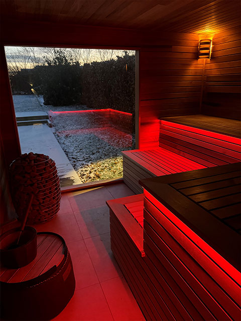 Smuk og rummelig privat sauna